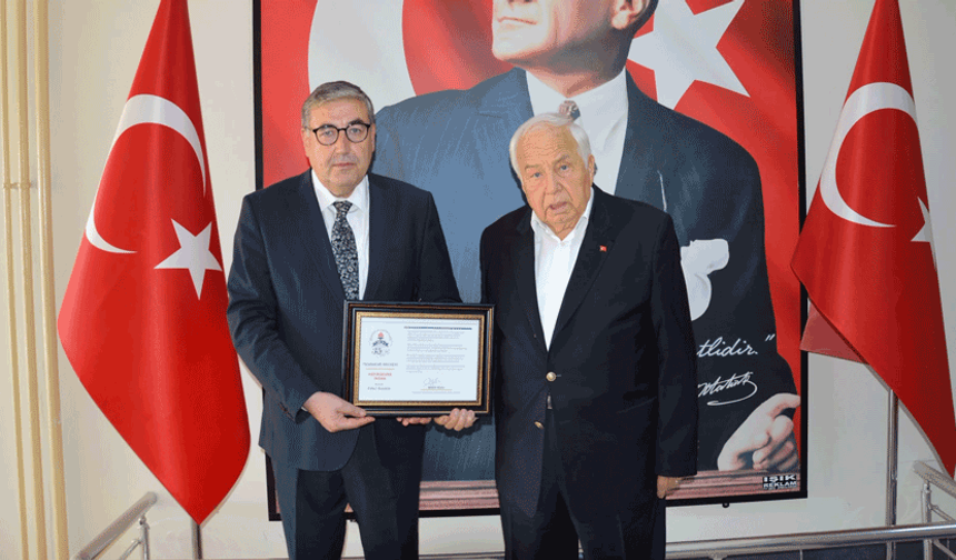 Fahri Keskin’den örnek davranış: Bağışı öğrencilere umut olacak