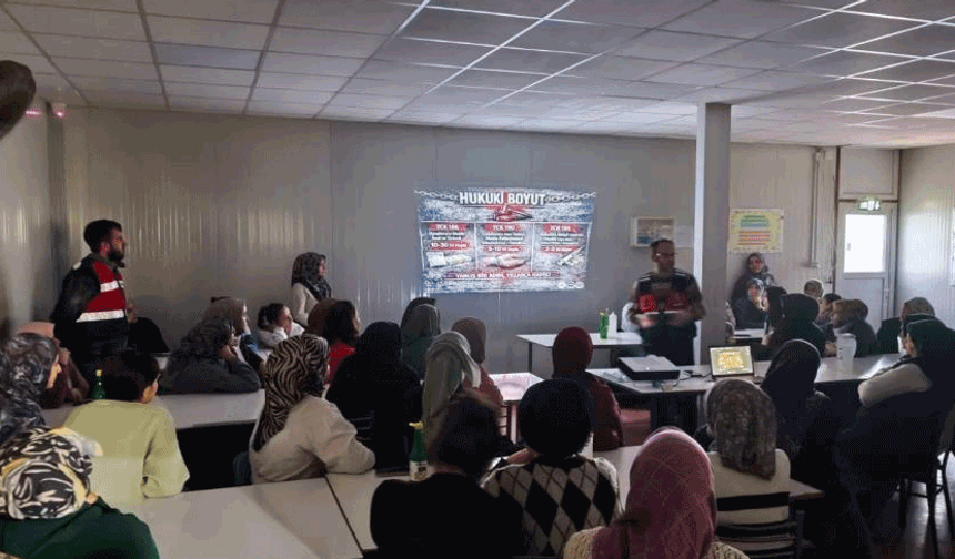 Afyon'da  jandarma vatandaşlara uyuşturucuyla mücadele eğitimi verdi