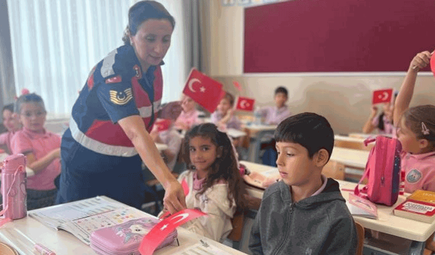 Bilecik'te öğrencilere güvenli internet ve suçtan korunma eğitimi