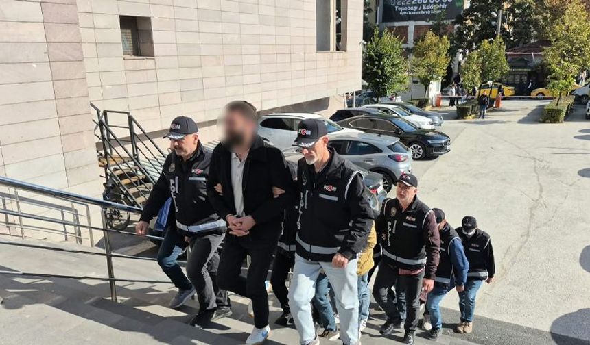 Eskişehir merkezli 60 milyon TL'lik tefeci operasyonu: 5 gözaltı