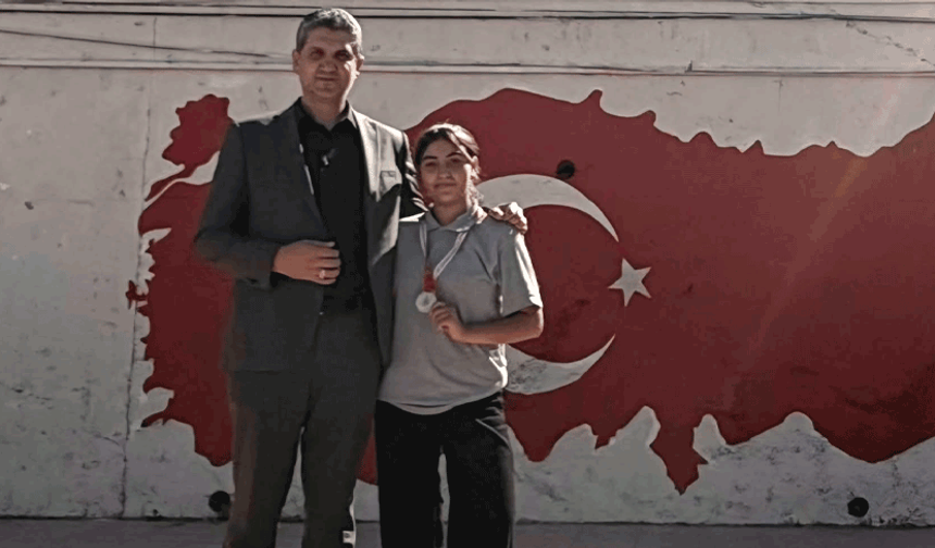 Eskişehir Orgeneral Halil Sözer Ortaokulu, yeni sezona Türkiye birinciliği ile başladı