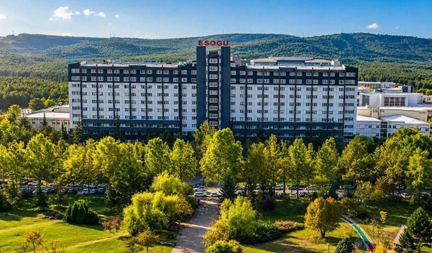 ESOGÜ'de tehlikeli anlar: Güvenlik görevlisini motosikletle yaraladılar