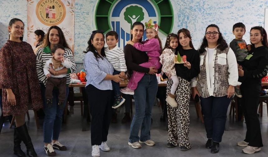 Kazım Kurt'un desteğiyle anneler Alaaddin Park Cafe'de buluştu