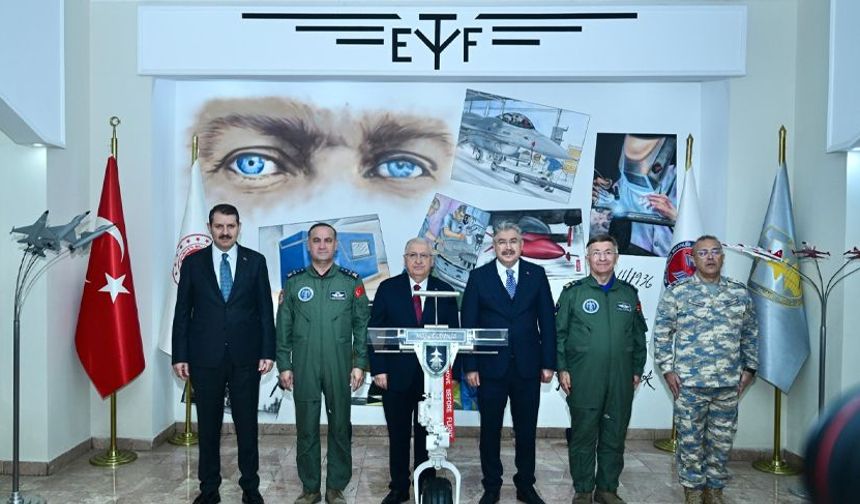 Milli Savunma Bakanı Yaşar Güler Eskişehir’e geldi
