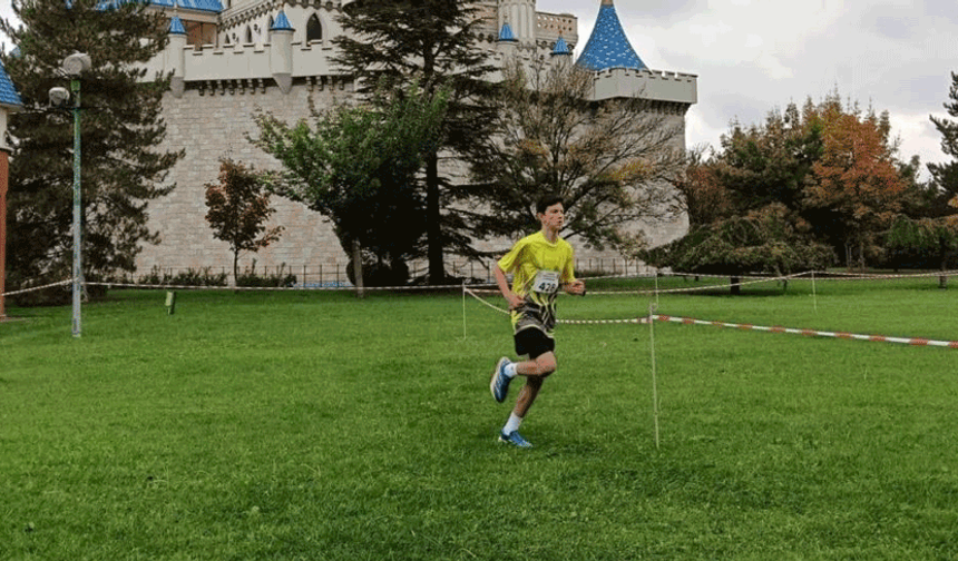 Sazova Kültür Parkı’nda kros heyecanı yaşandı