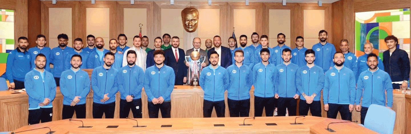 buyuk-gurur-alkisi-hak-ettiler-nazim-aydin-2