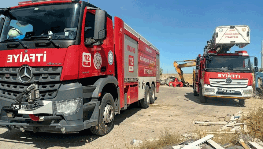 Eskişehir'de geri dönüşüm tesisinde çıkan yangın söndürüldü