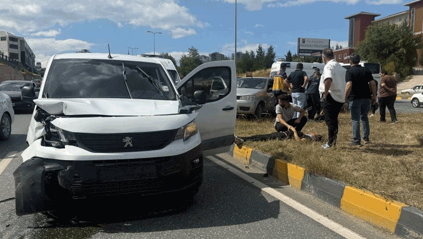 Kastamonu’da otomobil ile hafif ticari araç çarpıştı: 3 yaralı
