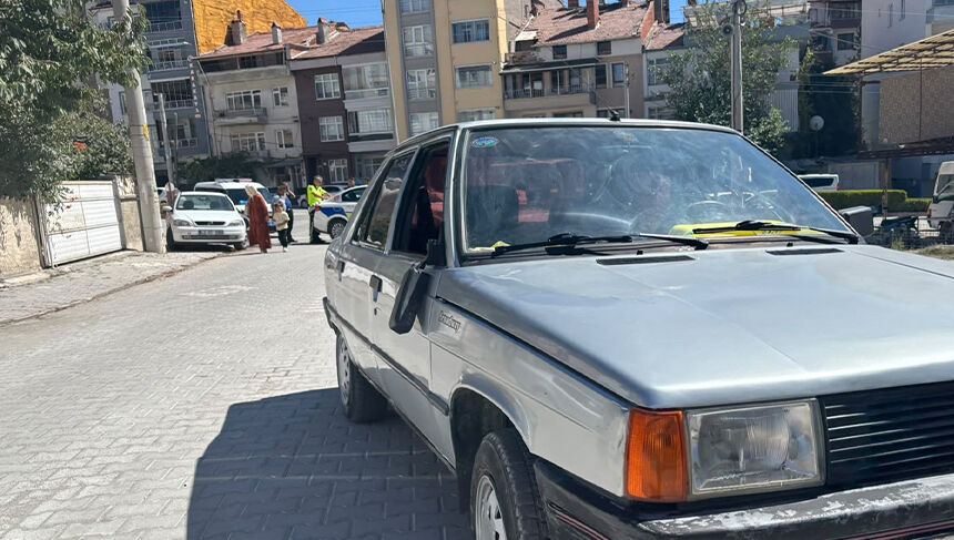 Kütahya’da otomobil yayaya çarptı: 1 kişi yaralandı