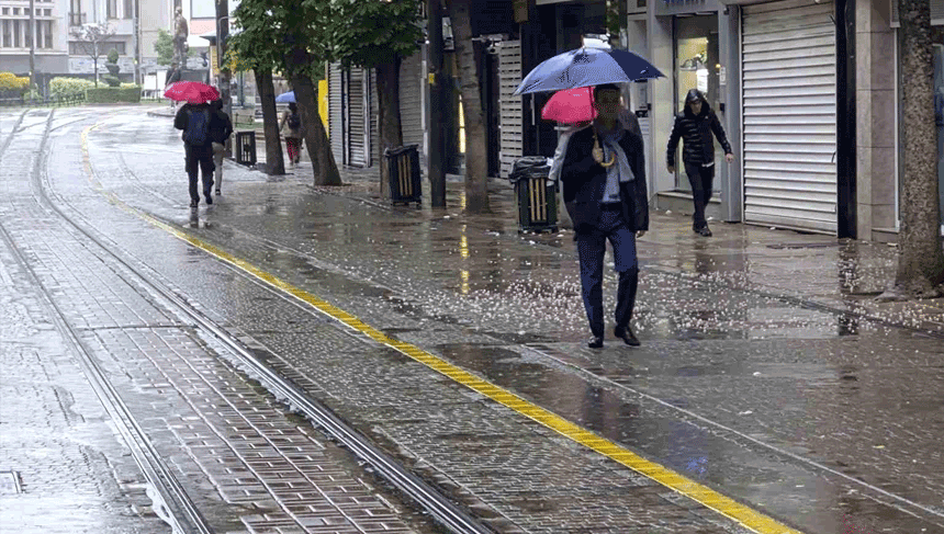 Meteoroloji uyardı: Eskişehir'e sağanak yağış geliyor, 2 gün sürecek