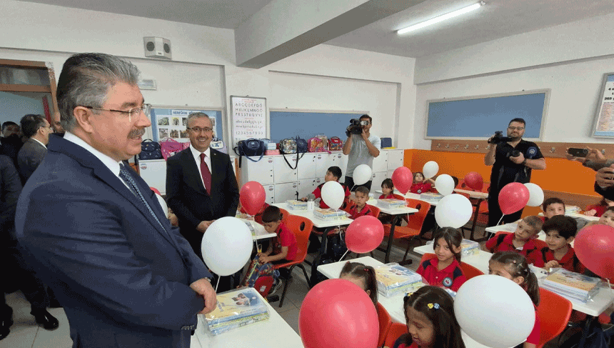 Vali Yılmaz: "Okullarımızın güvenliği her zaman gündemimizde olacak"