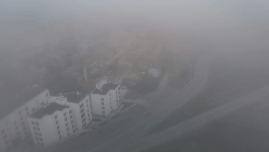 Eskişehir'de göz gözü görmedi: Yoğun sis ulaşımı etkiledi
