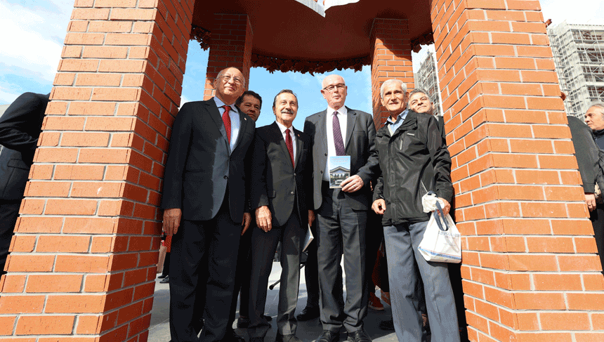Eskişehir'de Türkiye'nin ilk Atatürk temalı kolektif anıtı açıldı
